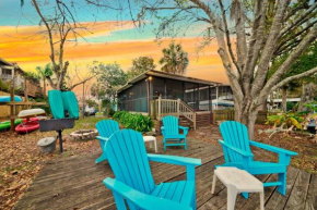 Mermaid Cove - Waterfront Home with Paddlecraft Direct Weeki Wachee River Access
